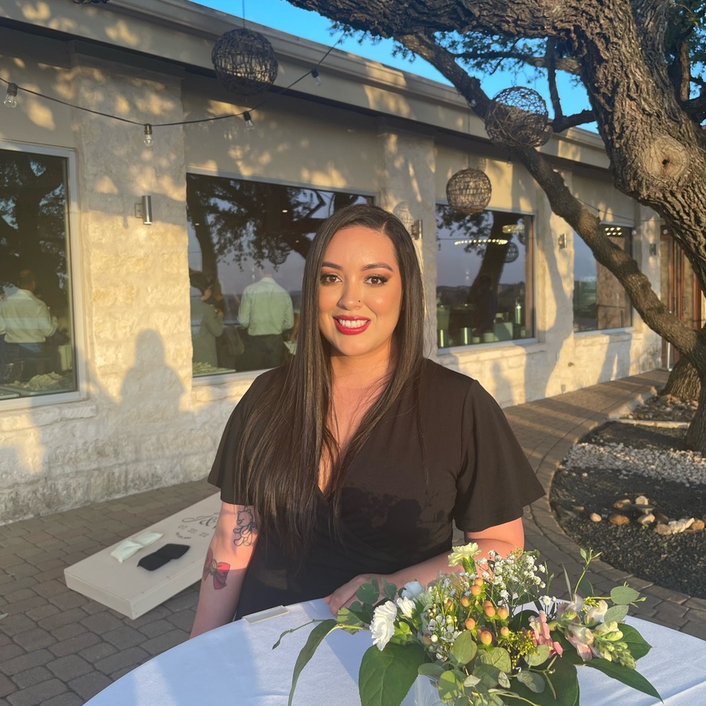 Meet your Posher, Cassandra